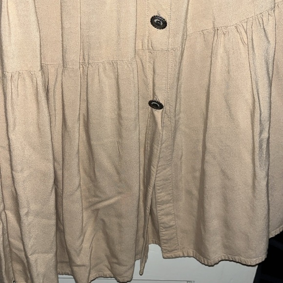 Don’t Mess with Texas tan side button pull on skirt - Picture 3 of 6